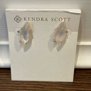 KENDRA SCOTT White Iridescent Stone Earrings - Rose Gold - Never Worn